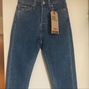 Size 23 Levi’s Wedgie Skinny jeans high rise NWT